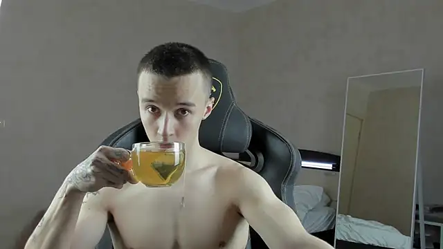 Snapshot of MasonWarholl chatting on 23, 12, 2024 MasonWarholl online show from 23, 12, 2024