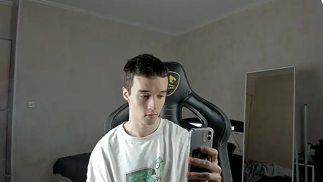 Snapshot of MasonWarholl chatting on 13, 2, 2025 MasonWarholl online show from 13, 2, 2025