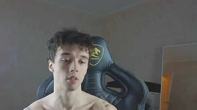 Snapshot of MasonWarholl chatting on 21, 11, 2025 MasonWarholl online show from 21, 11, 2025