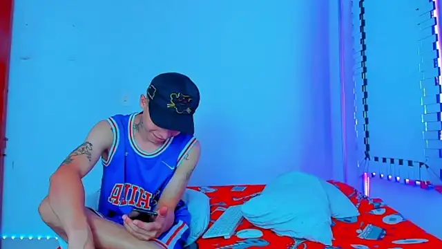 Snapshot of HOT_boy2025 chatting on 20, 12, 2024 HOT boy2025 online show from 20, 12, 2024