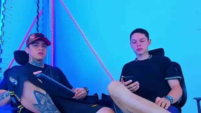 Snapshot of HOT_boy2025 chatting on 9, 10, 2025 HOT boy2025 online show from 9, 10, 2025