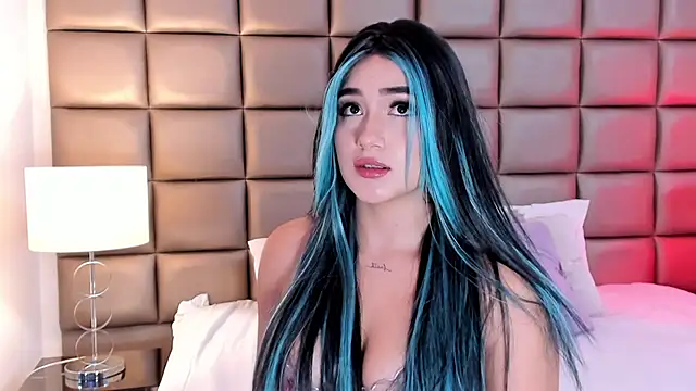 AnnyHizzle online show from 9, 2, 2025