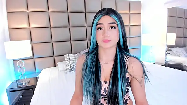 AnnyHizzle online show from 28, 2, 2025