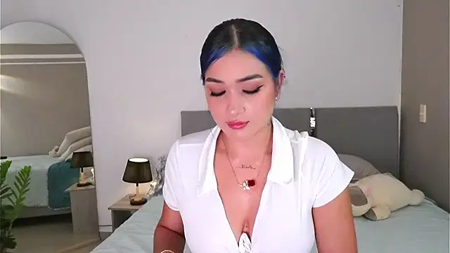 AnnyHizzle online show from 10, 9, 2025