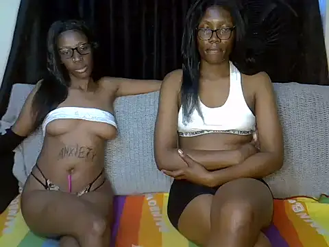 Snapshot of sweet_ebonies chatting on 7, 4, 2026 sweet ebonies online show from 7, 4, 2026