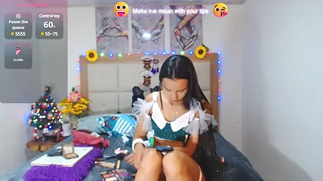 Snapshot of valentina_hearts chatting on 24, 12, 2024 valentina hearts online show from 24, 12, 2024
