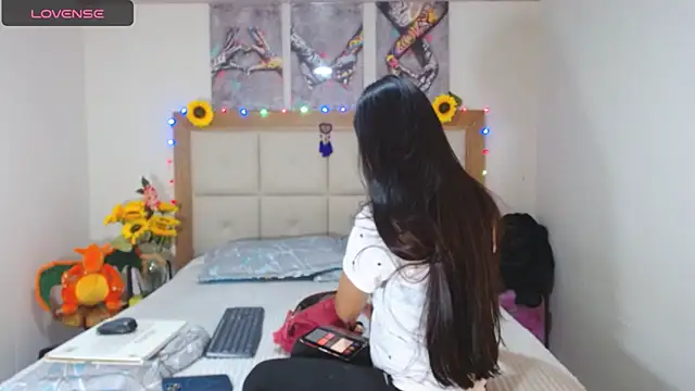Snapshot of valentina_hearts chatting on 13, 1, 2025 valentina hearts online show from 13, 1, 2025