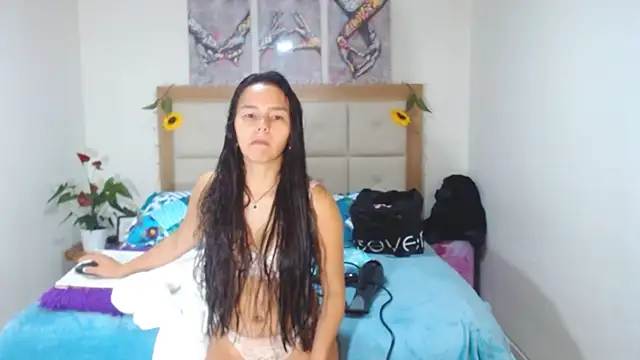 Snapshot of valentina_hearts chatting on 12, 3, 2025 valentina hearts online show from 12, 3, 2025