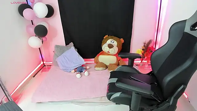 zoesullivan online show from 7, 12, 2024