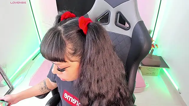 zoesullivan online show from 26, 12, 2024