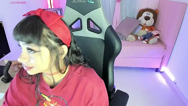 zoesullivan online show from 13, 2, 2025