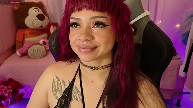 Snapshot of zoesullivan chatting on 13, 4, 2026 zoesullivan online show from 13, 4, 2026