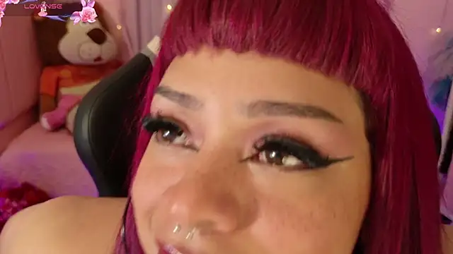 Snapshot of zoesullivan chatting on 19, 4, 2026 zoesullivan online show from 19, 4, 2026