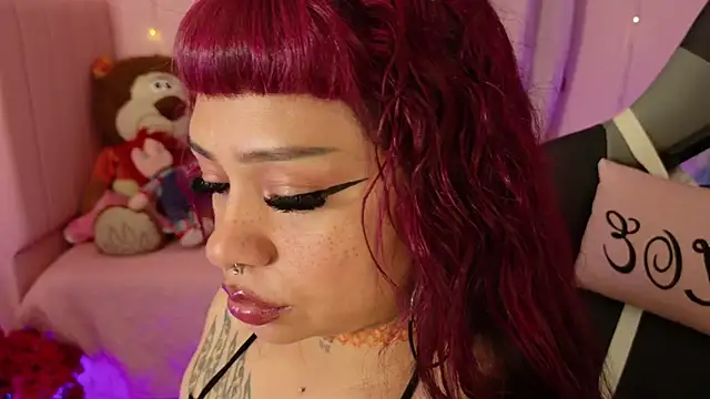 Snapshot of zoesullivan chatting on 21, 5, 2026 zoesullivan online show from 21, 5, 2026