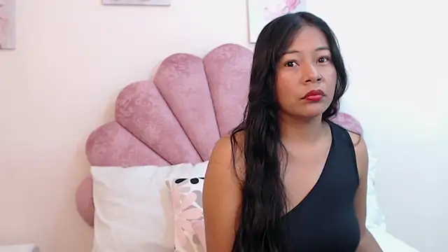Snapshot of MilaaAdams chatting on 6, 7, 2026 MilaaAdams online show from 6, 7, 2026