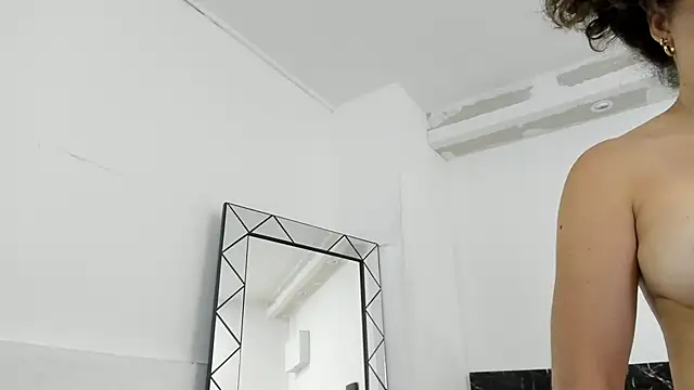 Snapshot of Juliabadlee chatting on 8, 1, 2025 Juliabadlee online show from 8, 1, 2025