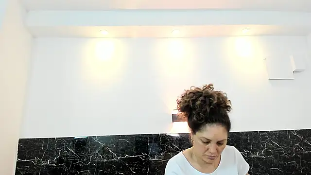 Snapshot of Juliabadlee chatting on 21, 2, 2025 Juliabadlee online show from 21, 2, 2025