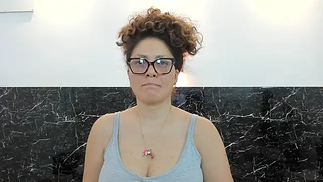 Snapshot of Juliabadlee chatting on 23, 2, 2025 Juliabadlee online show from 23, 2, 2025