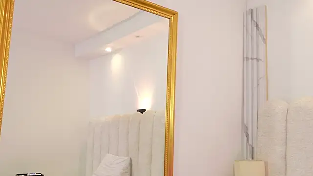 Snapshot of Juliabadlee chatting on 3, 11, 2025 Juliabadlee online show from 3, 11, 2025