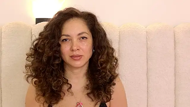 Juliabadlee online show from 9, 11, 2025