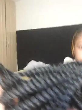 Snapshot of R-thequeen chatting on 1, 4, 2026 R-thequeen online show from 1, 4, 2026