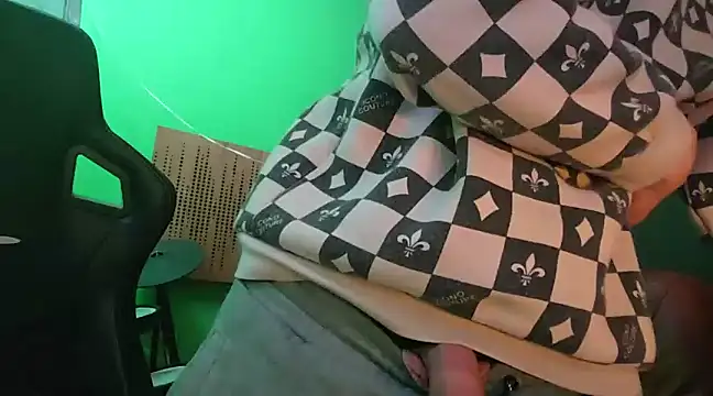 Snapshot of savage_daddyy chatting on 9, 2, 2025 savage daddyy online show from 9, 2, 2025