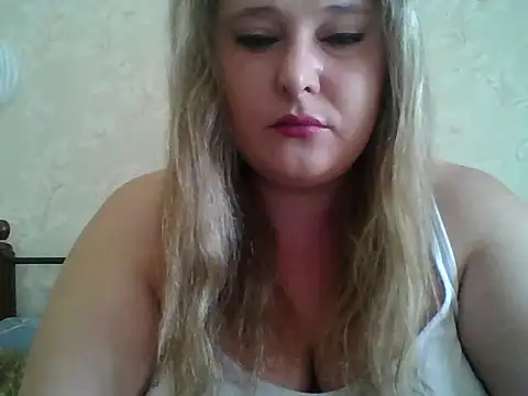 Snapshot of ParisMimi chatting on 5, 4, 2026 ParisMimi online show from 5, 4, 2026
