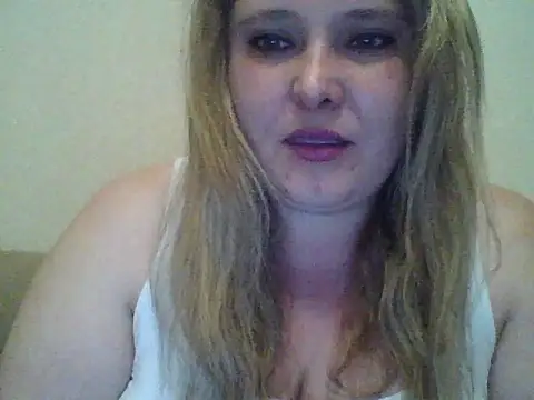 Snapshot of ParisMimi chatting on 11, 4, 2026 ParisMimi online show from 11, 4, 2026