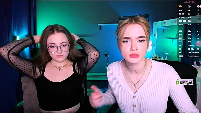 liana kisses online show from 3, 3, 2025