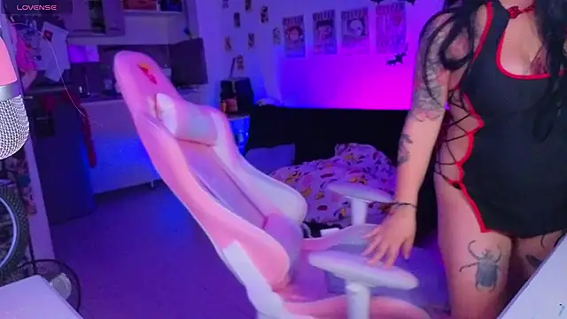 Snapshot of FernandaOrtegaaa chatting on 13, 11, 2025 FernandaOrtegaaa online show from 13, 11, 2025