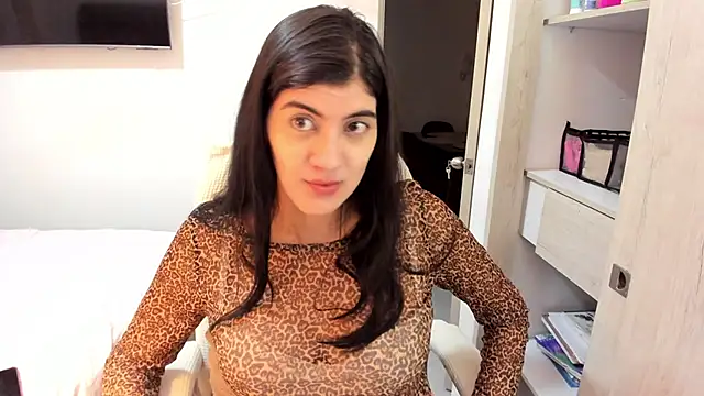 misstoya online show from 10, 11, 2025