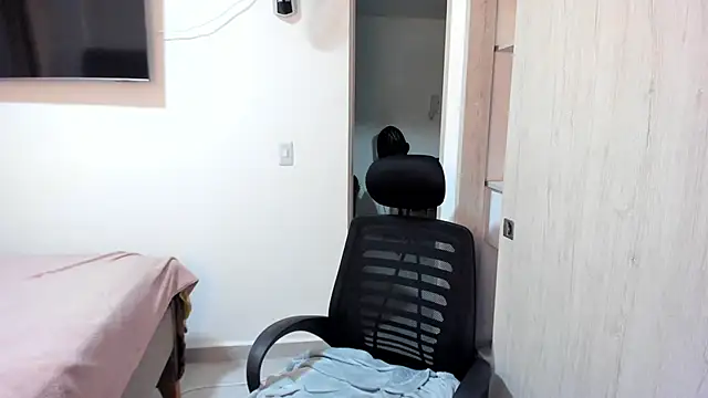 misstoya online show from 23, 12, 2025