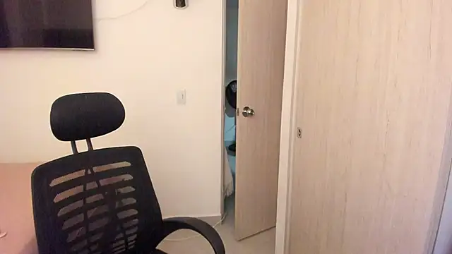 misstoya online show from 11, 1, 2026