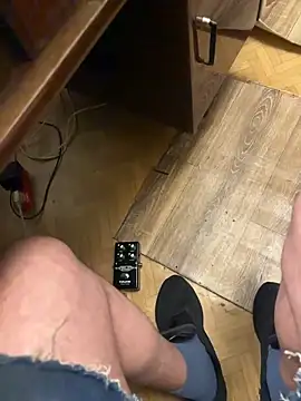 Snapshot of Ariel_Ari chatting on 16, 12, 2025 Ariel Ari online show from 16, 12, 2025