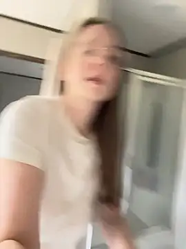 Snapshot of Sweetdee222x chatting on 29, 11, 2025 Sweetdee222x online show from 29, 11, 2025