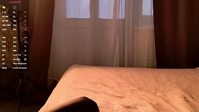 EmiliaDreams online show from 18, 9, 2025