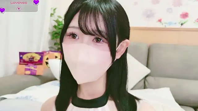 Snapshot of Conatsu chatting on 23, 10, 2025 Conatsu online show from 23, 10, 2025