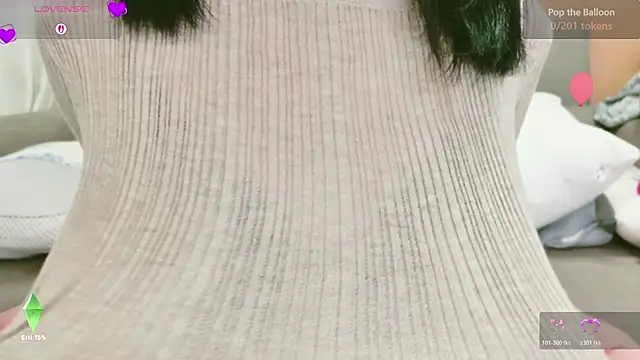 Snapshot of Conatsu chatting on 4, 11, 2025 Conatsu online show from 4, 11, 2025