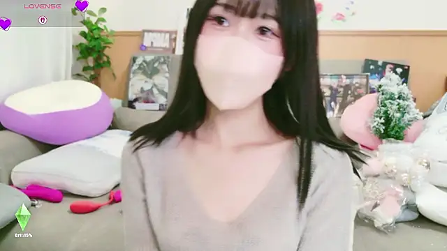 Snapshot of Conatsu chatting on 28, 11, 2025 Conatsu online show from 28, 11, 2025