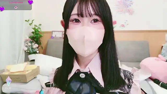 Snapshot of Conatsu chatting on 5, 12, 2025 Conatsu online show from 5, 12, 2025