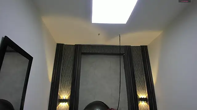 selene red  online show from 12, 9, 2025