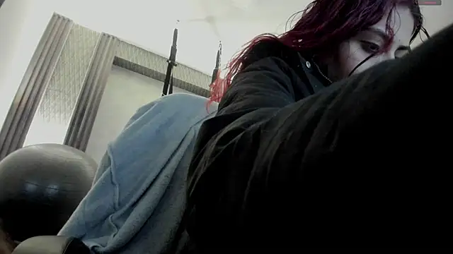 selene red  online show from 2, 11, 2025