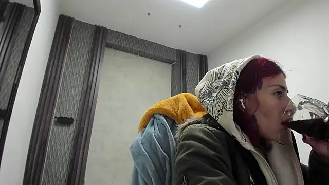 Snapshot of selene_red_ chatting on 10, 4, 2026 selene red online show from 10, 4, 2026