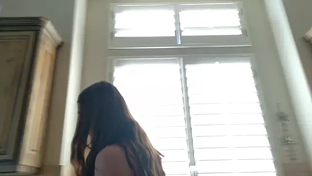 18petitewhitegirl online show from 6, 12, 2024