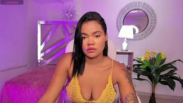 Snapshot of madisson_davon chatting on 16, 12, 2024 madisson davon online show from 16, 12, 2024