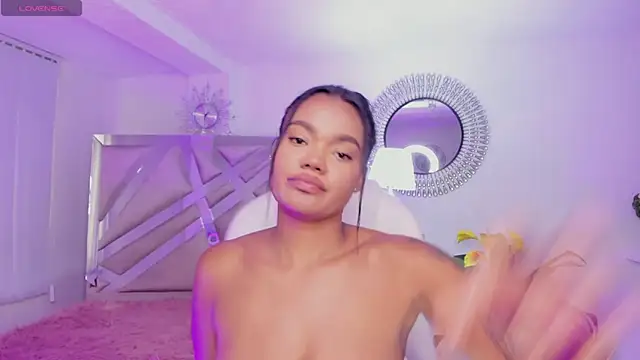 Snapshot of madisson_davon chatting on 17, 12, 2024 madisson davon online show from 17, 12, 2024