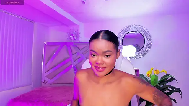 Snapshot of madisson_davon chatting on 20, 12, 2024 madisson davon online show from 20, 12, 2024