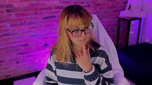 Sweet Namii online show from 28, 2, 2025