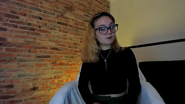 Sweet Namii online show from 2, 3, 2025