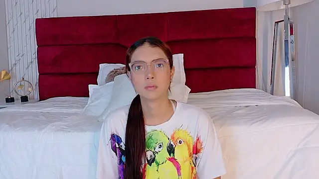 sara saenz99 online show from 2, 12, 2025